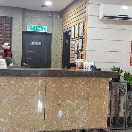 Oyo首都o 89938 先驱酒店 Malacca 外观 照片