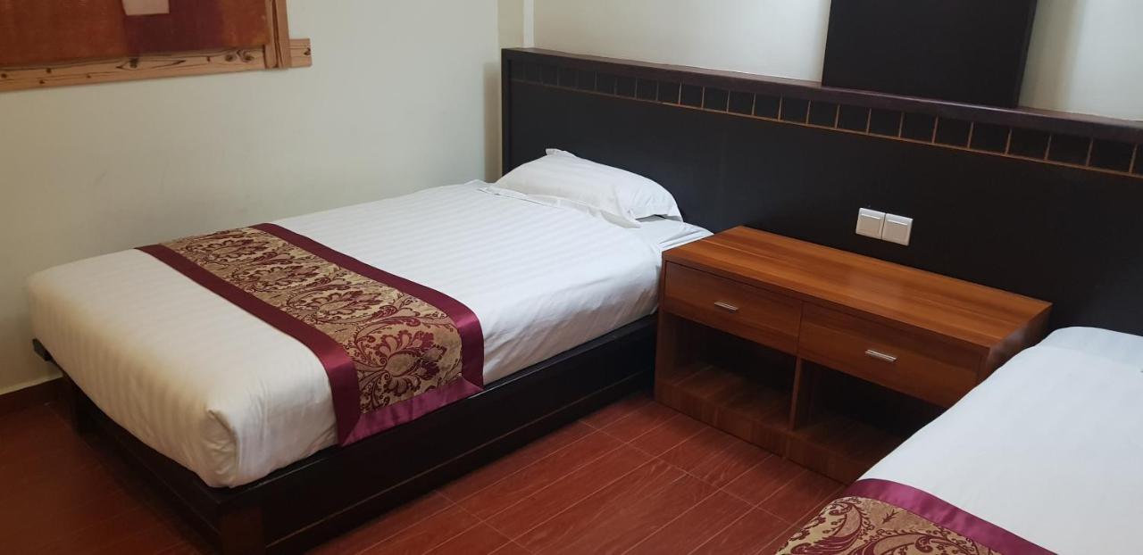 Oyo首都o 89938 先驱酒店 Malacca 外观 照片