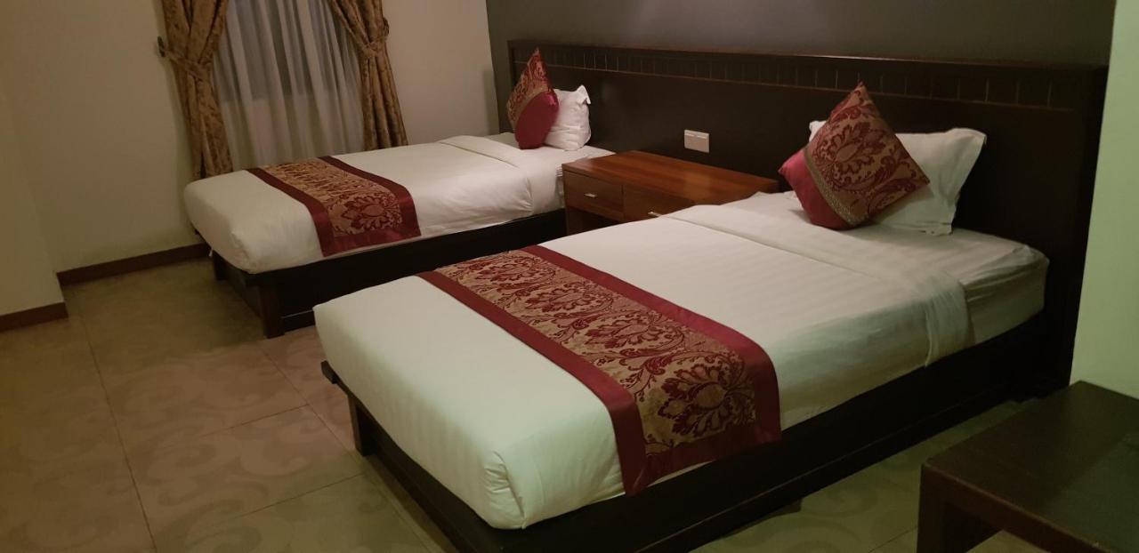 Oyo首都o 89938 先驱酒店 Malacca 外观 照片
